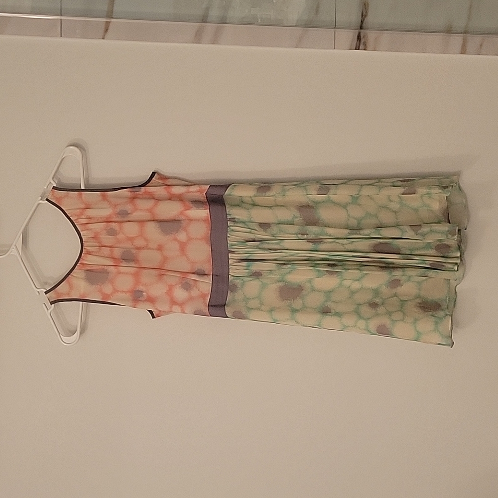 100% silk Milly Dress, size 2, coral, green, gray and cream